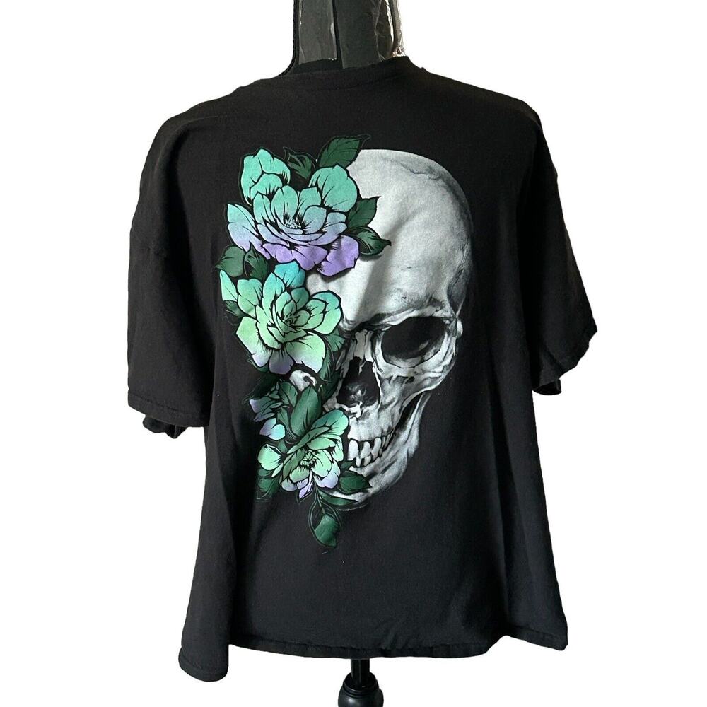 DOM Shirt Mens XL Black Skull Flowers Graphic Short Sleeve Crew Neck Cotton‎
